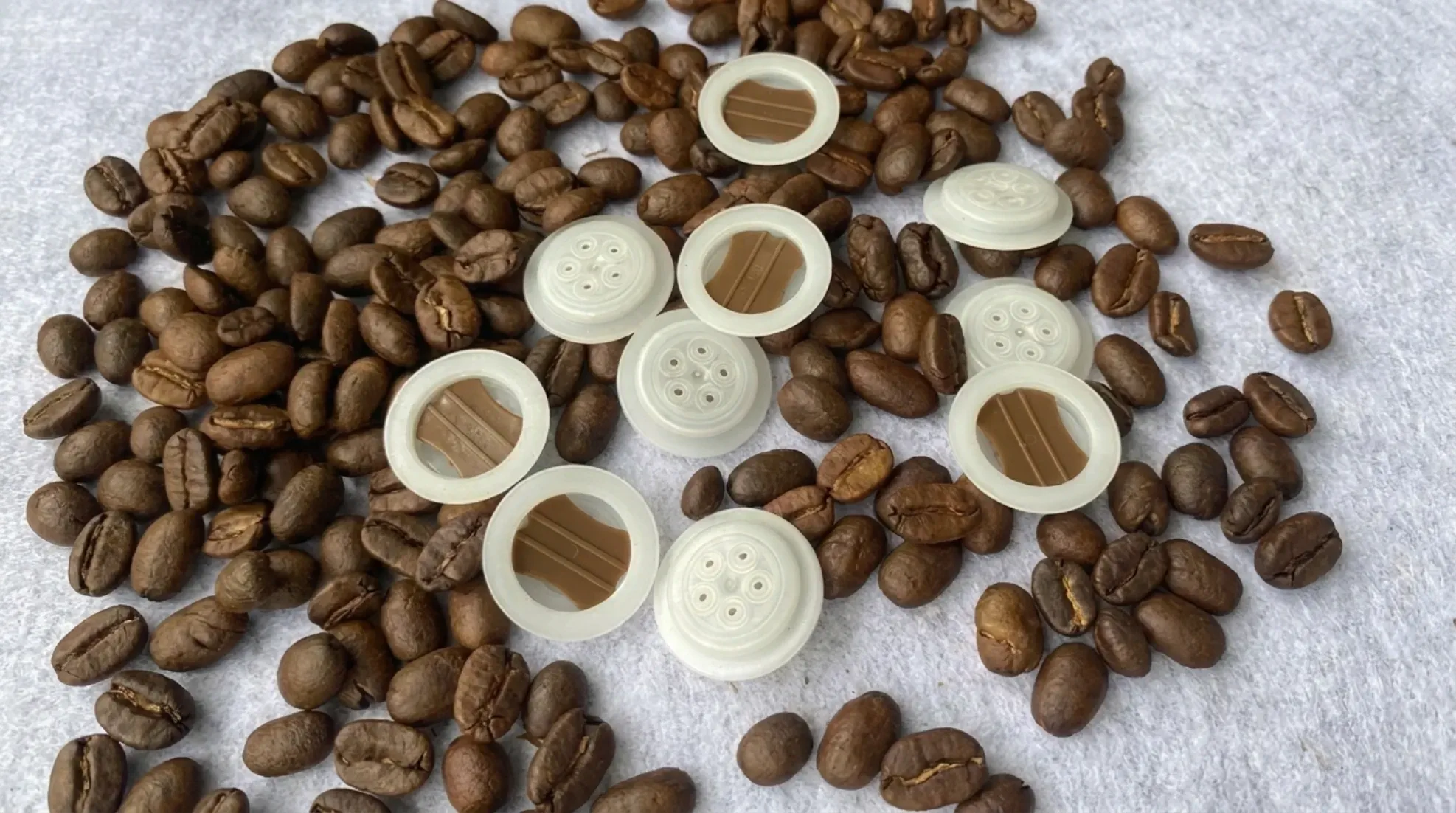 one-way coffee valve and coffee beans